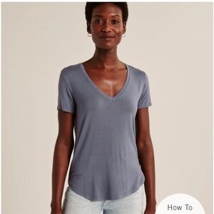 Abercrombie & Fitch Drapey V-Neck Tee in Blue Size Small
